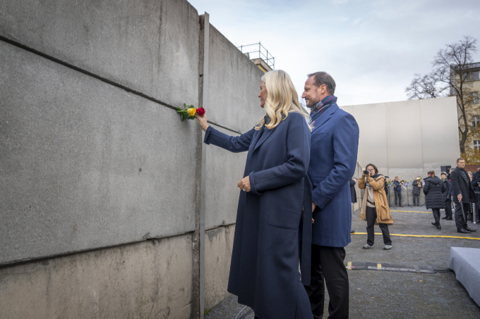 Delingen av Berlin kostet mange menneskeliv, førte til stor menneskelig lidelse, splittelse av familier og sterkt innskrenket frihet. Foto: Heiko Junge / NTB